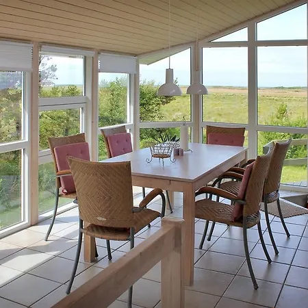 Holiday Vesterhawshytten * Torup Strand